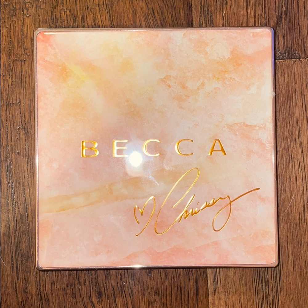 BECCA X Chrissy Teigen Glow Face Palette